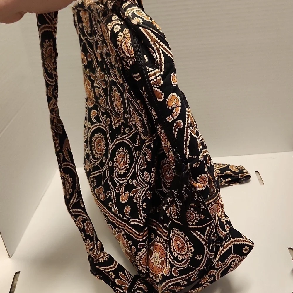 Vera Wang Backpack quilted has piping edge wear see pics Flaws